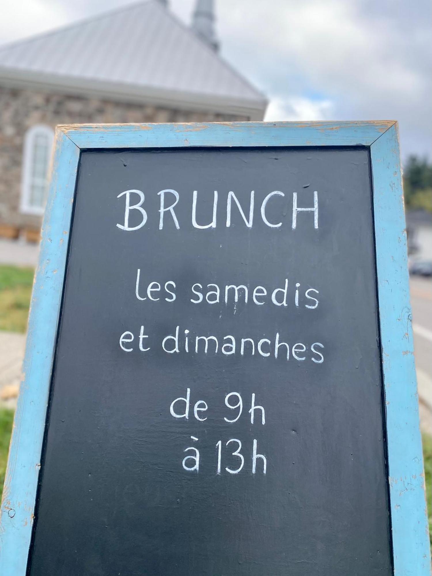 Belle Maison Avec Vue Sur La Riviere LʼAnse-Saint-Jean Exterior foto